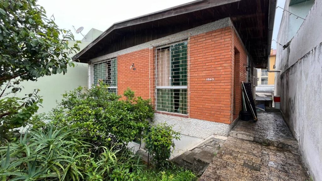 Casa à venda no bairro Parolin em Curitiba/PR